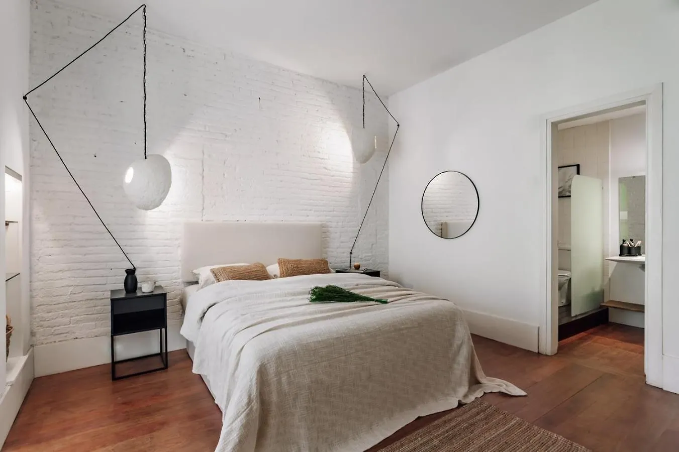 Zuheros - 2 Bedrooms In Eixample Dreta Barcelona Spain