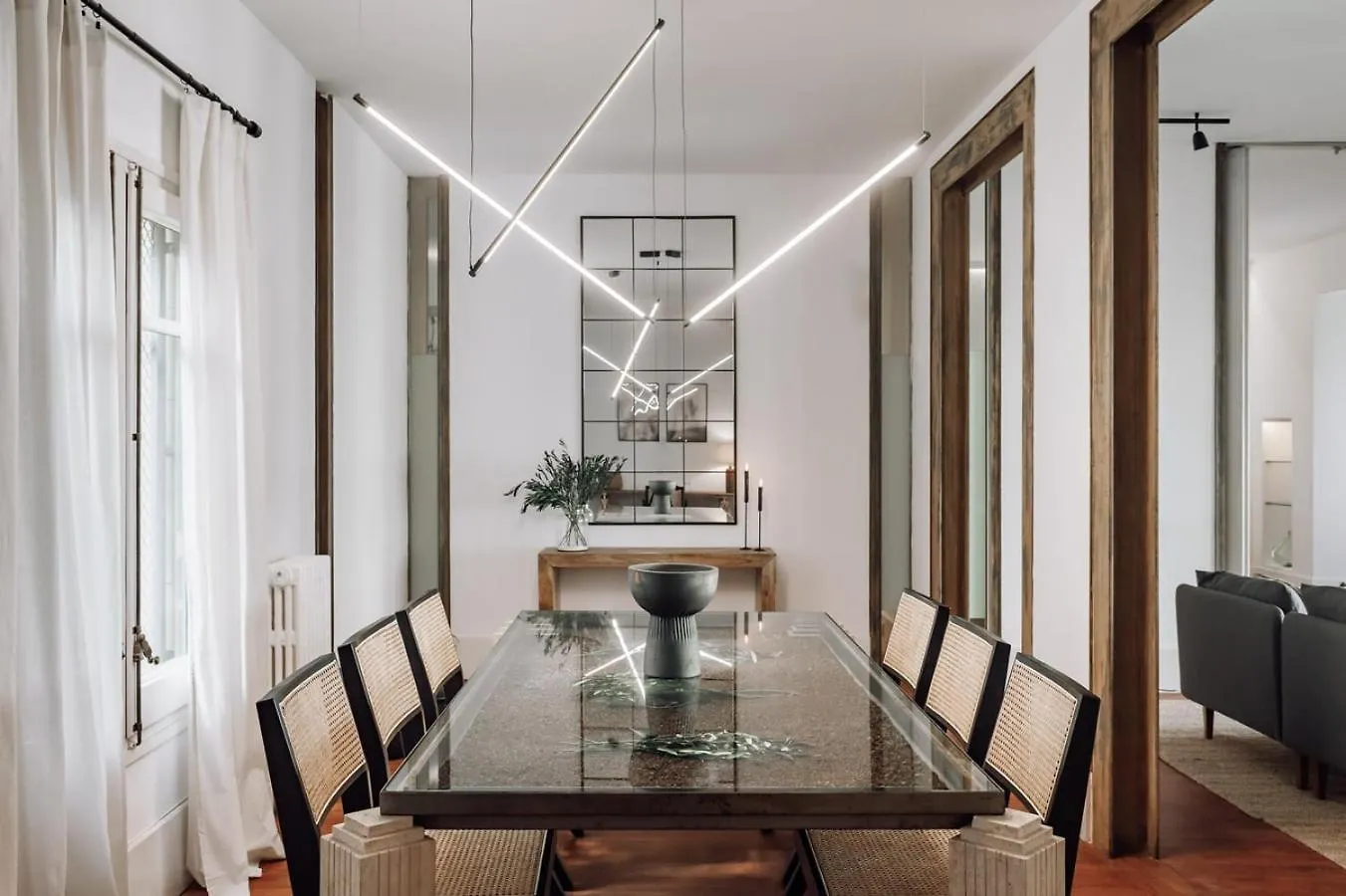 Apartment Zuheros - 2 Bedrooms In Eixample Dreta Barcelona