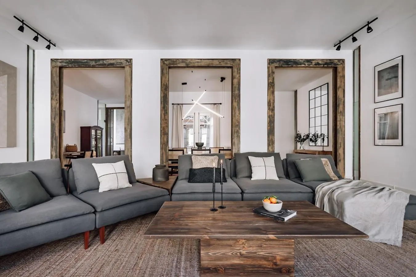 Apartment Zuheros - 2 Bedrooms In Eixample Dreta Barcelona Spain