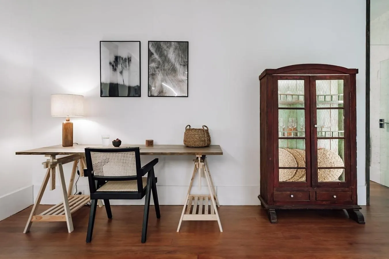 Zuheros - 2 Bedrooms In Eixample Dreta Barcelona