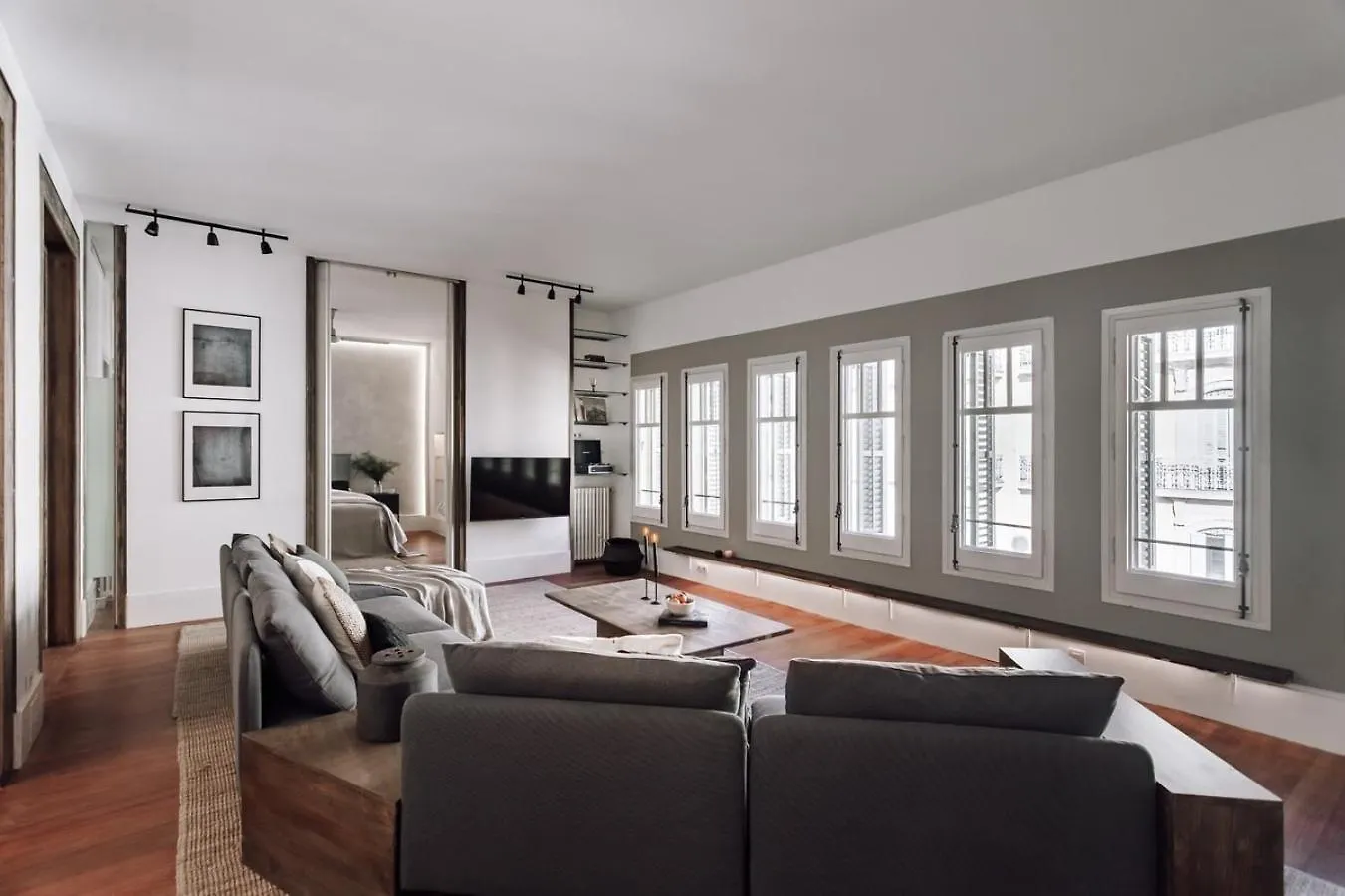 Zuheros - 2 Bedrooms In Eixample Dreta Barcelona Apartment