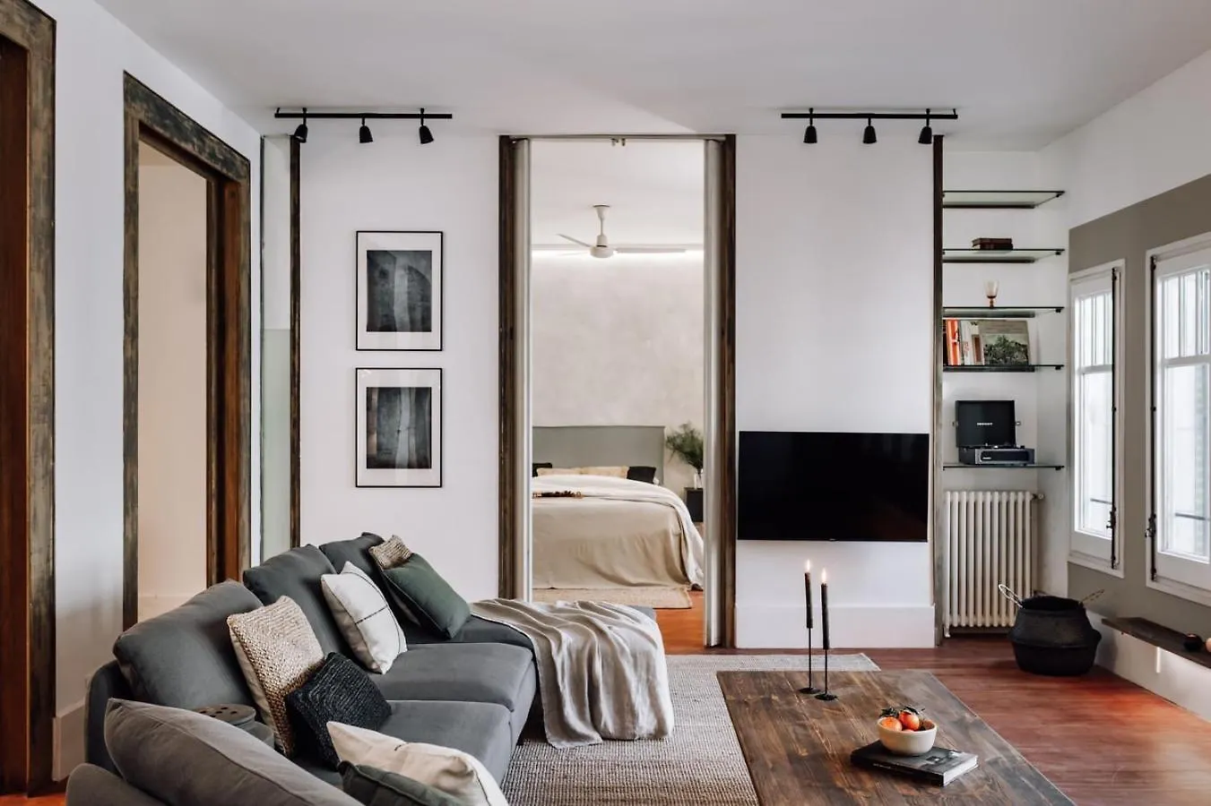 Zuheros - 2 Bedrooms In Eixample Dreta Barcelona