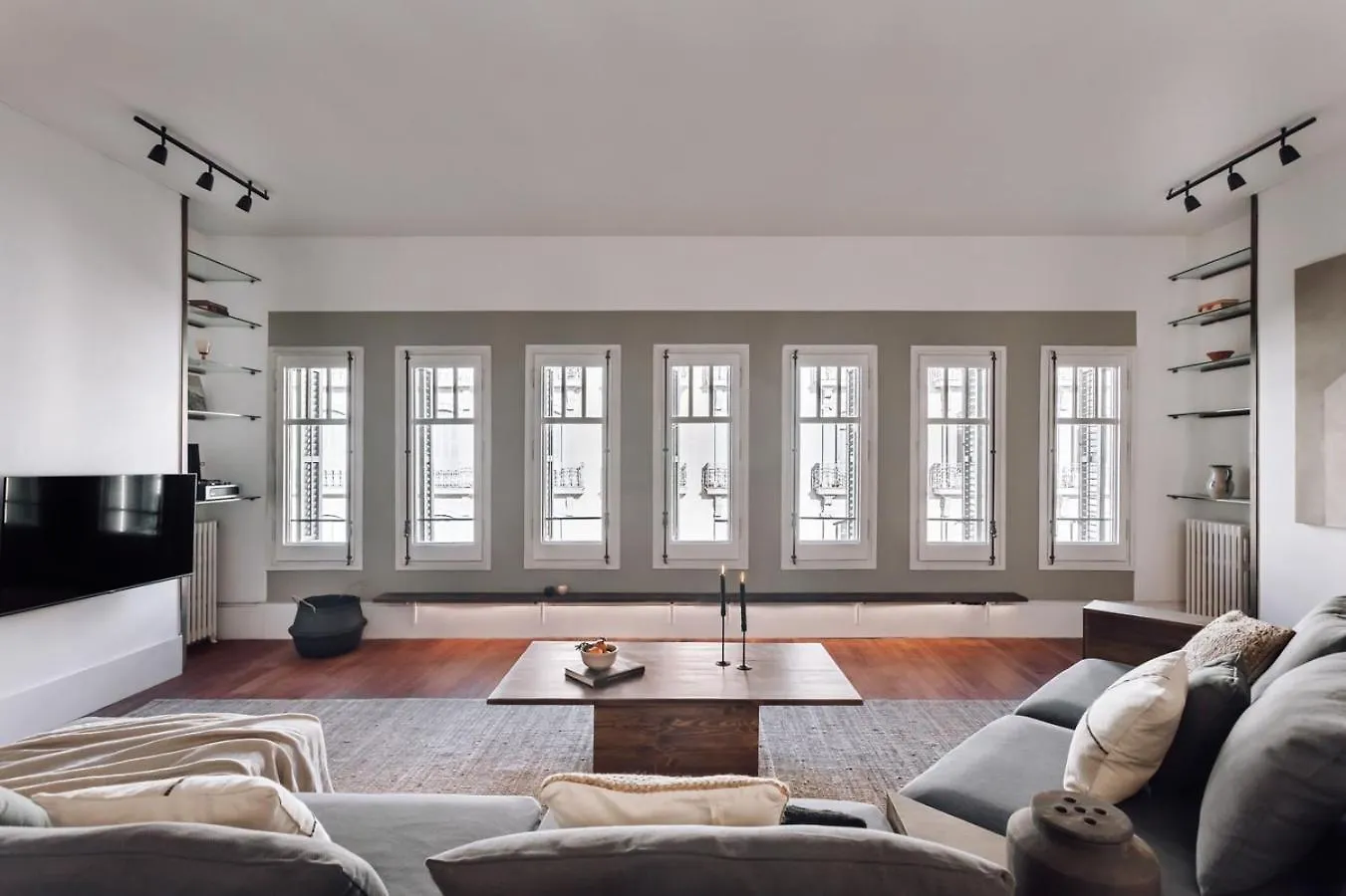 Zuheros - 2 Bedrooms In Eixample Dreta Barcelona Spain